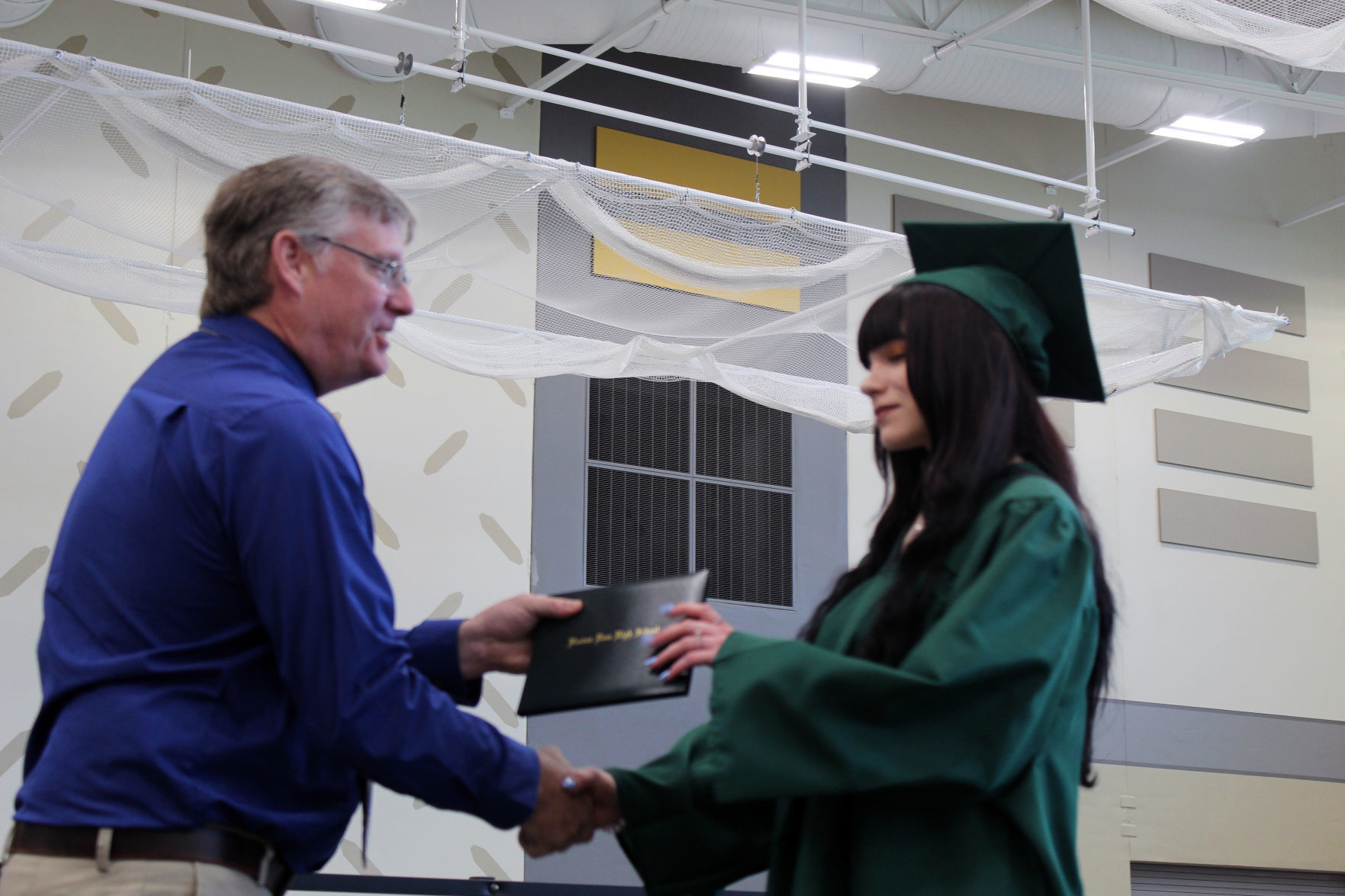 060219-ctzn-news-bd-grad042.jpg